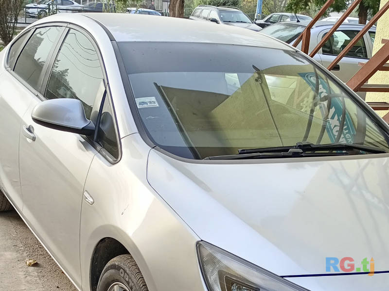 Opel Astra Астра J 1.8 2012 г.