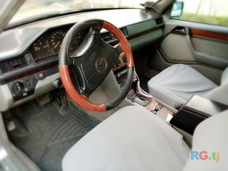 Mercedes-Benz E-klasse E 220 2.2 1994 г.