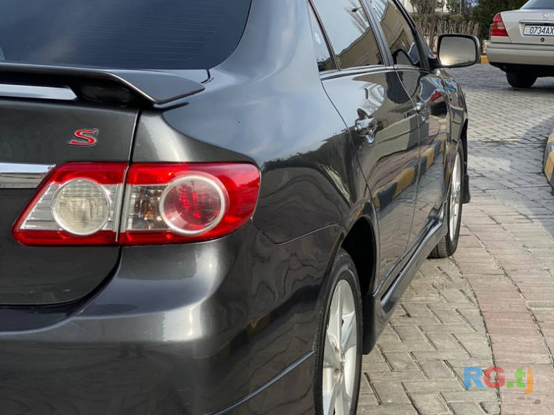 Toyota Corolla 1.8 2012 г.