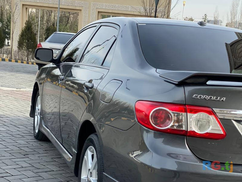 Toyota Corolla 1.8 2012 г.