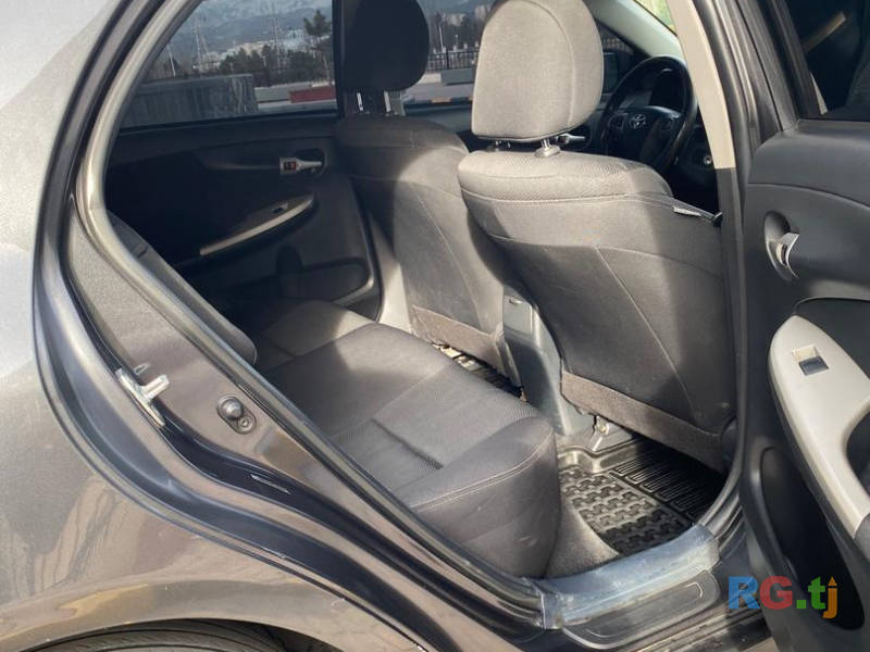 Toyota Corolla 1.8 2012 г.