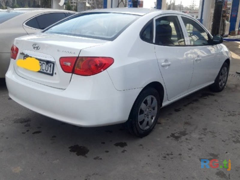 Hyundai Elantra 2.0 2010 г.