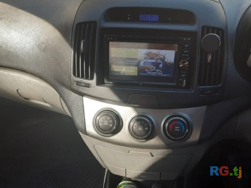 Hyundai Elantra 2.0 2010 г.