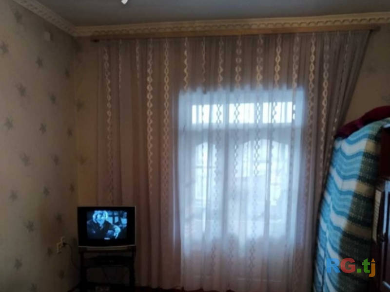 1-на комнатная квартира-комн. квартира, 33 м² 3- тий этаж на продажу
