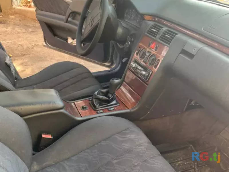 Mercedes-Benz E-klasse E 200 E класс 2.0 1996 г.