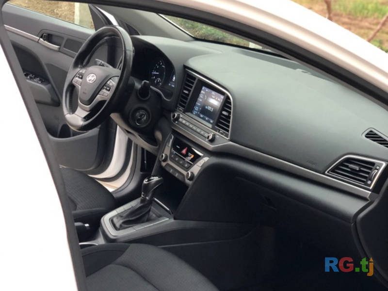 Hyundai Elantra 2.0 2017 г.