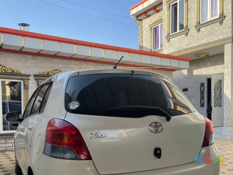 Toyota Yaris 1.1 2008 г.