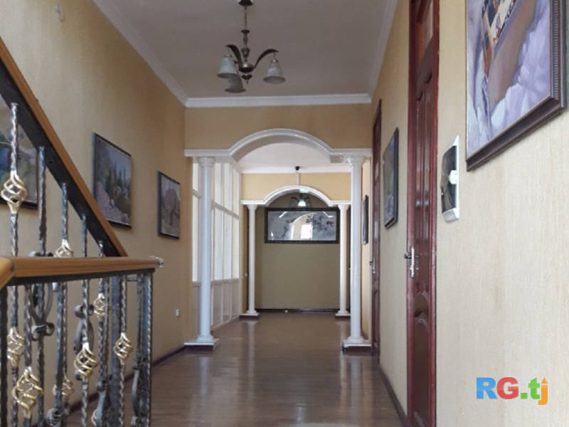 4-эт. дом 20-комн. 30 сот. на продажу