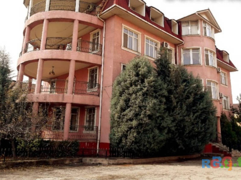 4-эт. дом 20-комн. 30 сот. на продажу