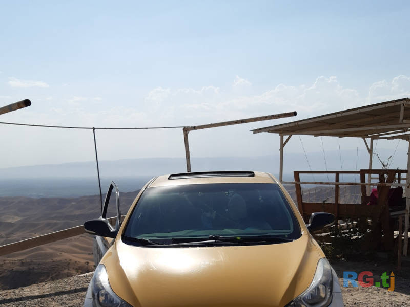 Hyundai Elantra 1.8 2016 г.