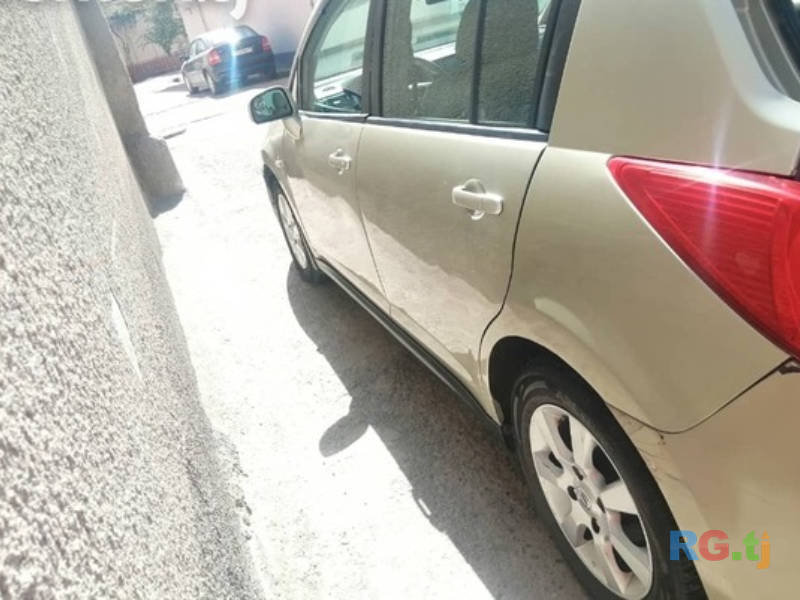 Nissan Tiida 1.6 2006 г.