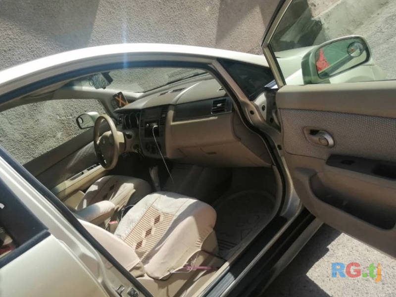 Nissan Tiida 1.6 2006 г.