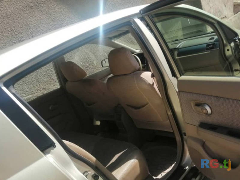 Nissan Tiida 1.6 2006 г.