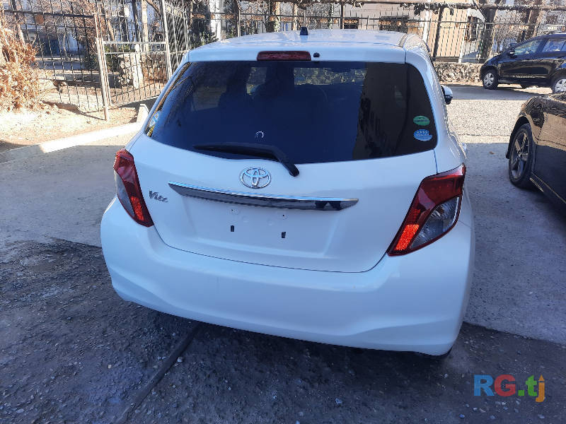 Toyota Vitz Соз 1.3 2012 г.