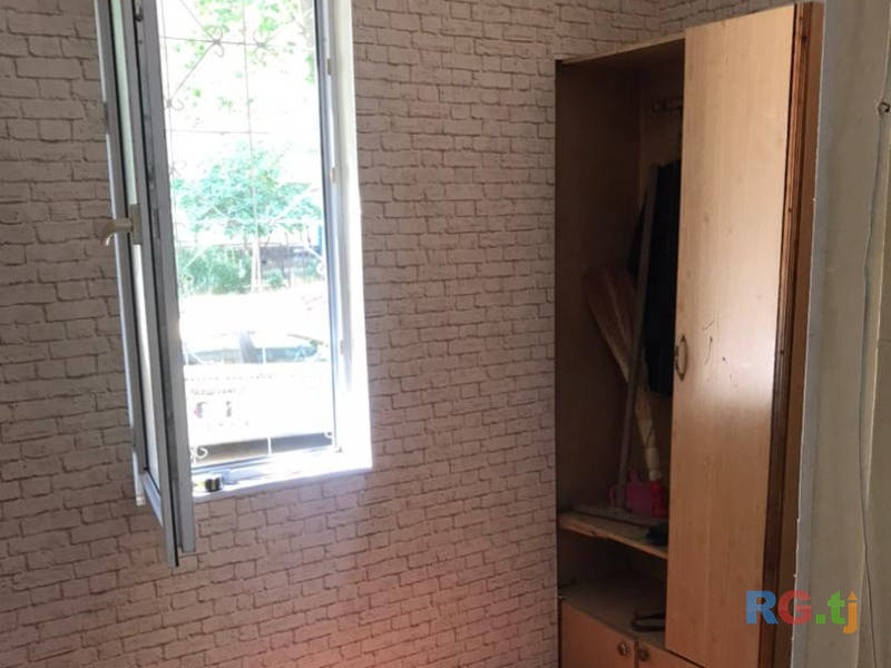 2-х переделанную в 3-х -комн. квартира, 45 м² 1 этаж на продажу