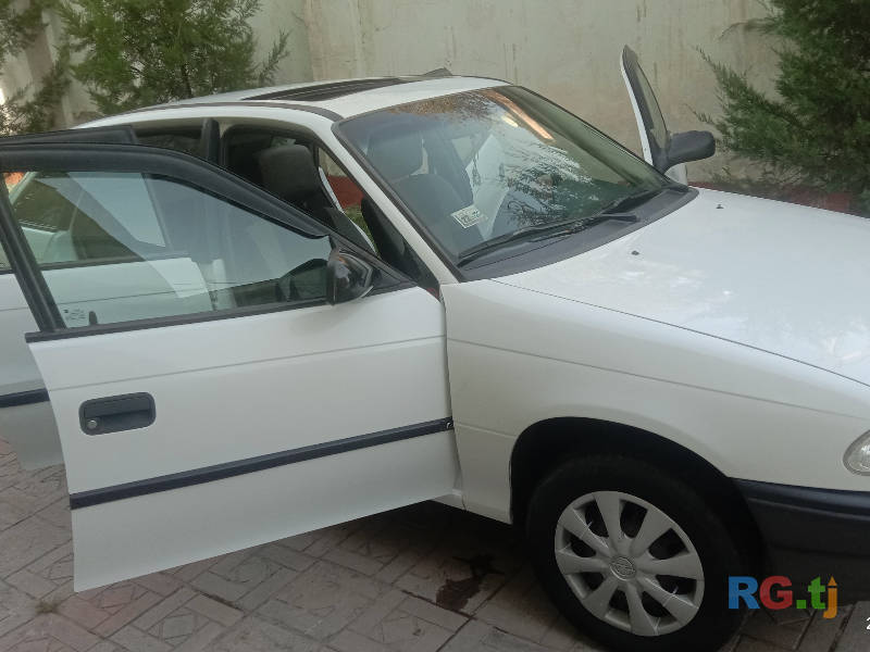 Opel Astra Astra f 1.6 1995 г.