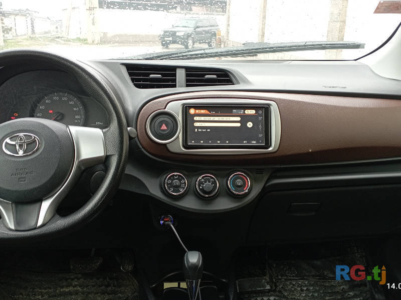 Toyota Vitz 1.1 2012 г.