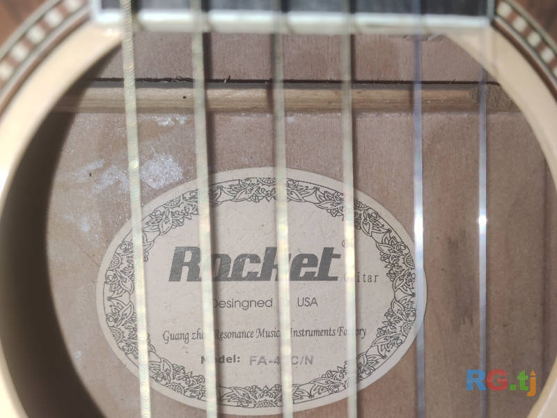 Gitara Rocket 40