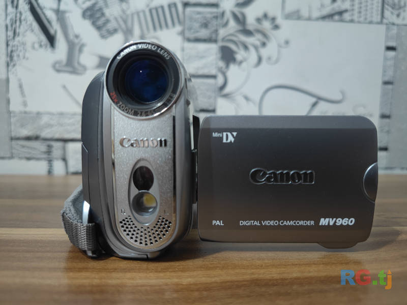 Видеокамера Canon MV960