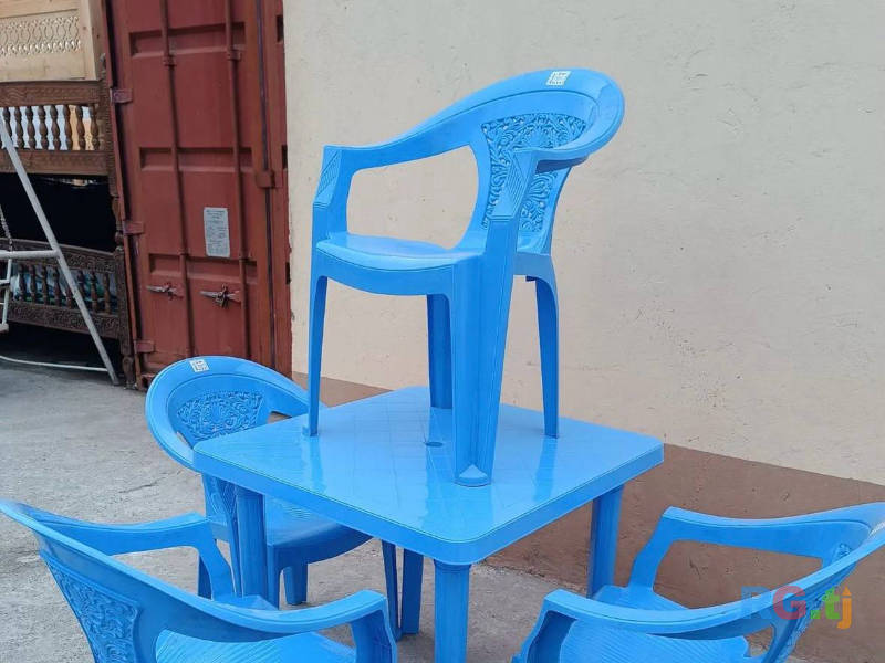 Пластиковые столы и стулья производство Иран и Узбекистан