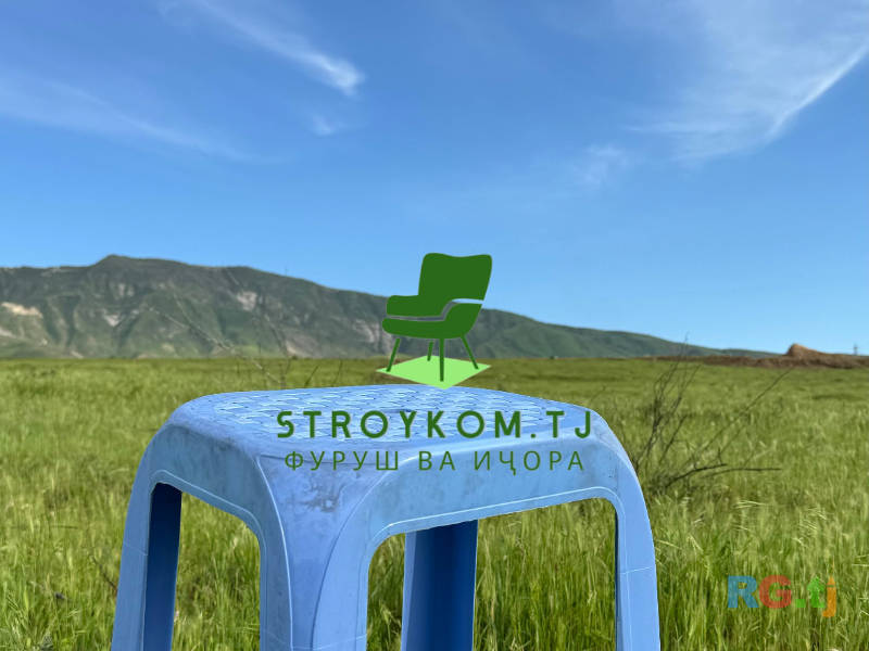 Пластиковый табурет
