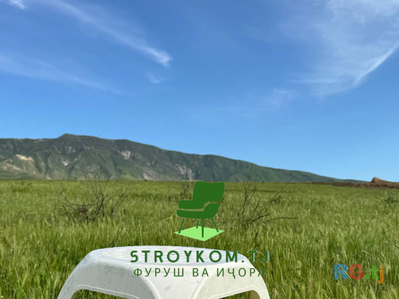 Пластиковая табуретка