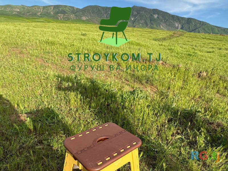 Пластиковый табурет