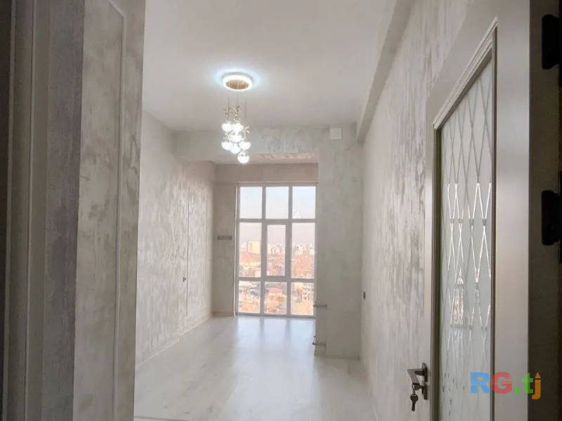 Комната в трехкомнатной квартире