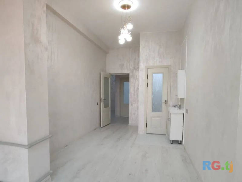 Комната в трехкомнатной квартире