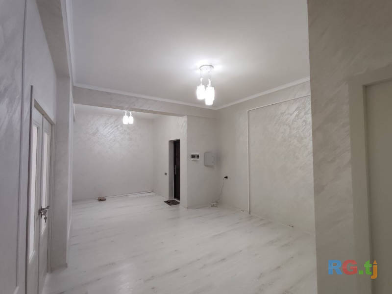 Комната в трехкомнатной квартире