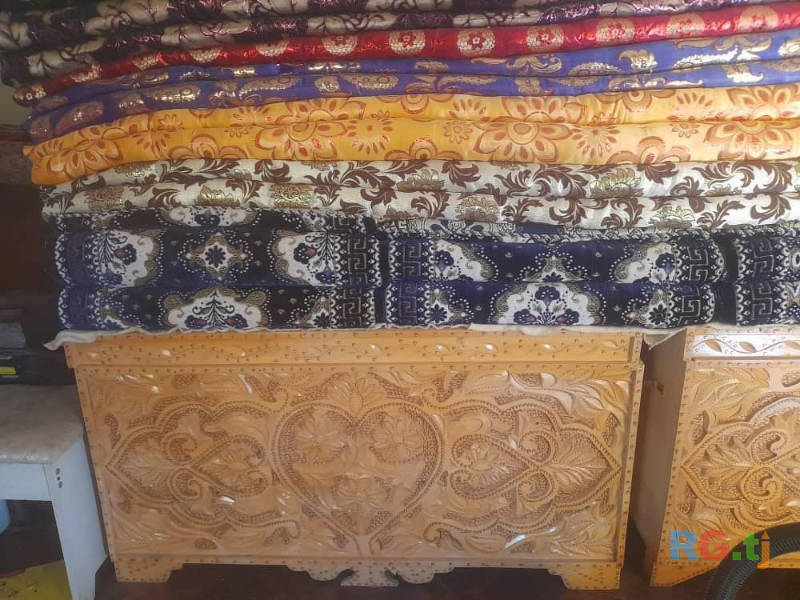 Продается спальный гарнитур, курпачи и сундуки