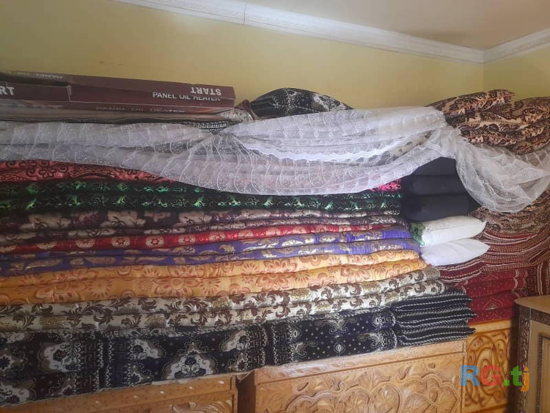 Продается спальный гарнитур, курпачи и сундуки