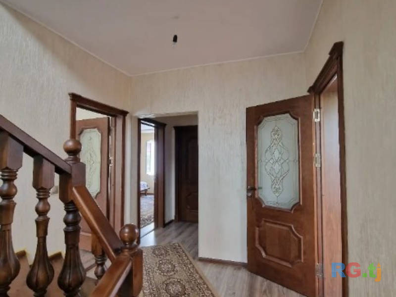 3-эт. дом 9-комн. 5 сот. на продажу