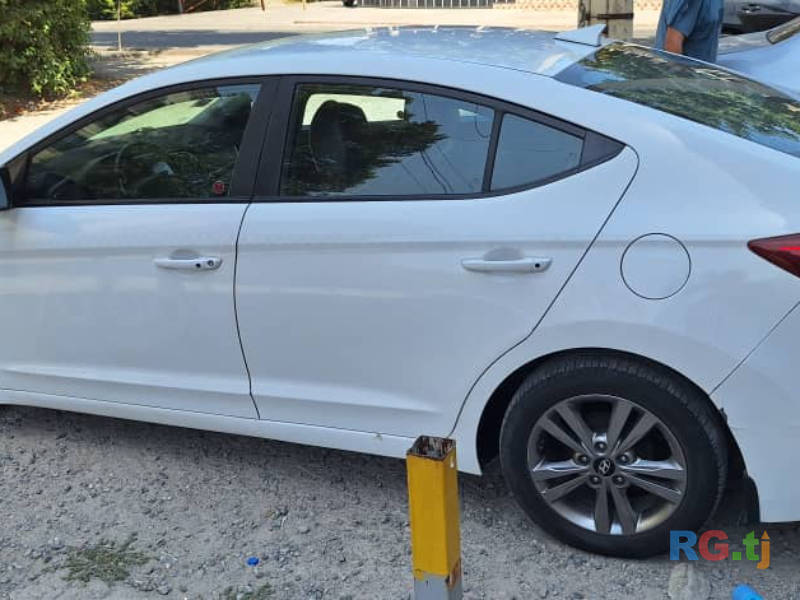 Hyundai Elantra 2.0 2018 г.