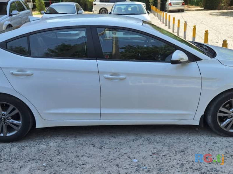 Hyundai Elantra 2.0 2018 г.