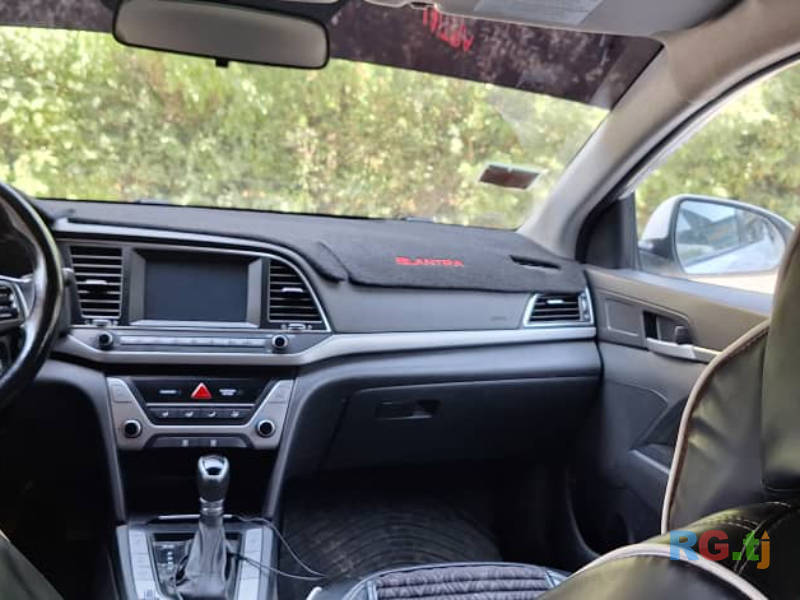 Hyundai Elantra 2.0 2018 г.