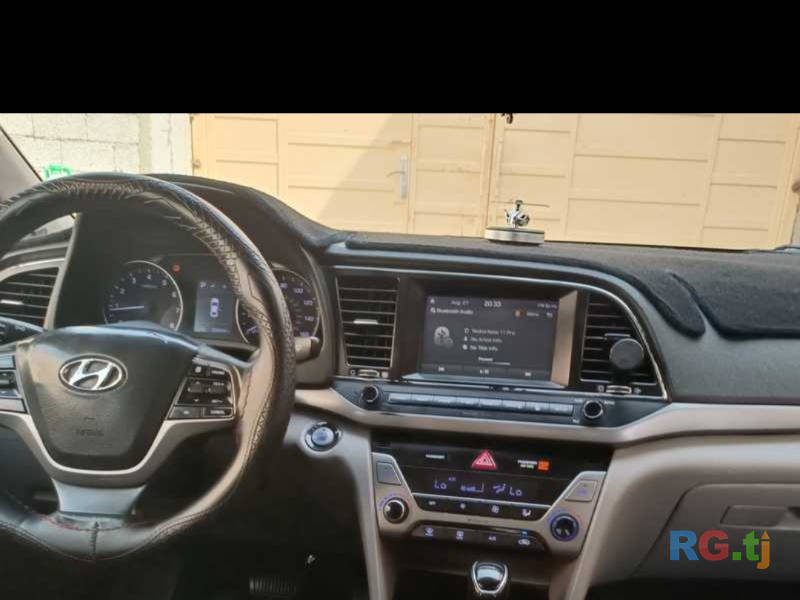 Hyundai Elantra 2.0 2018 г.
