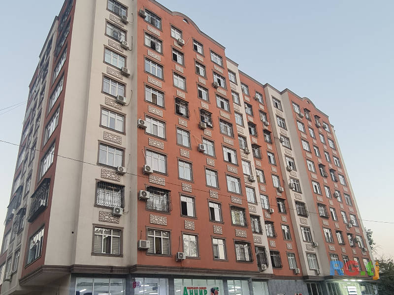 3-комн. квартира, 64 этаж на продажу