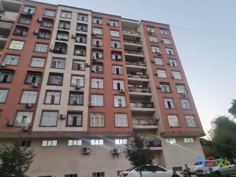 3-комн. квартира, 64 этаж на продажу