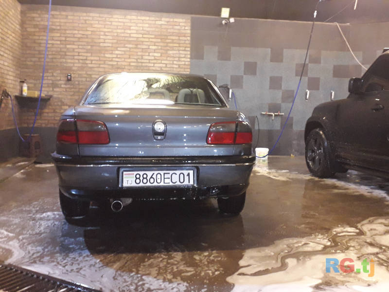 Opel Omega Сидан 1.8 1995 г.