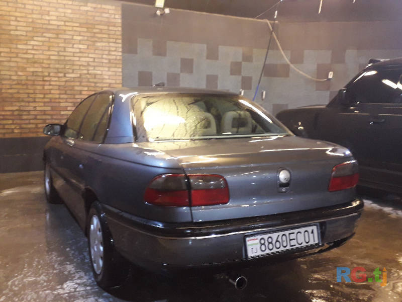 Opel Omega Сидан 1.8 1995 г.