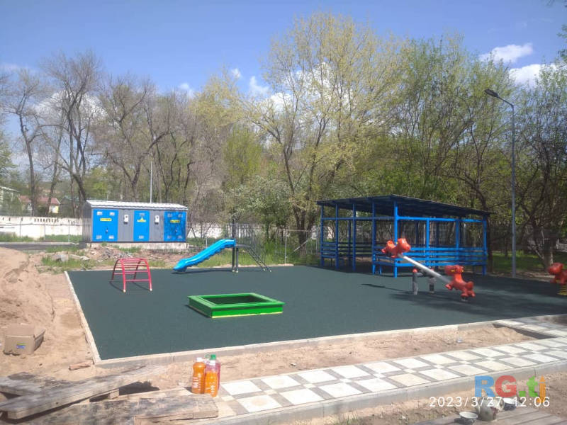 Резиновые поля в Таджикистане