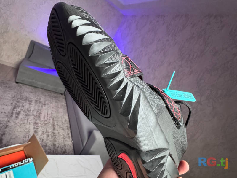 Кроссовки NIKE 100% оригинал