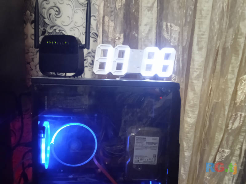 Игровой компьютер с монитором