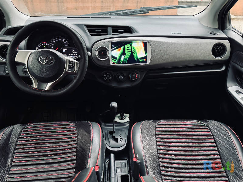 Toyota Vitz 1.3 2014 г.