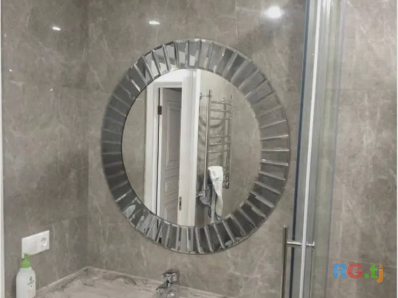 Зеркало настенное в прихожую 70 см
