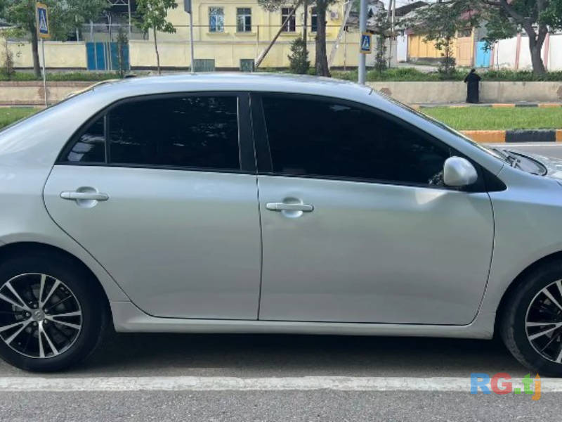 Toyota Corolla 1.8 2011 г.