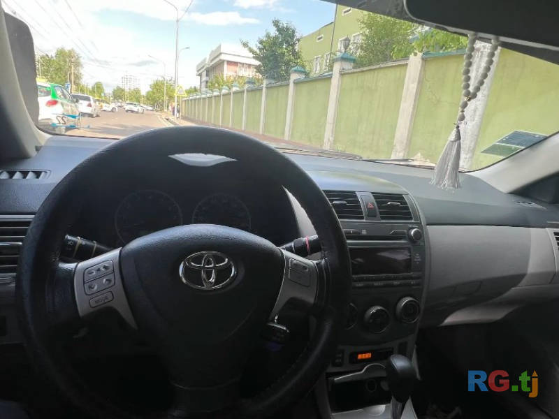 Toyota Corolla 1.8 2011 г.