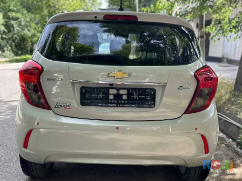 Chevrolet Spark 1.1 2016 г.