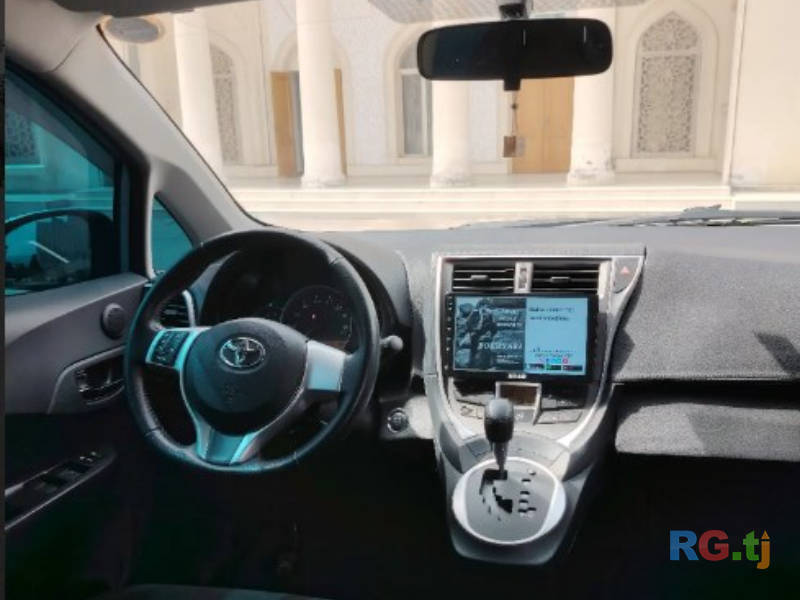 Toyota Ractis 1.5 2014 г.